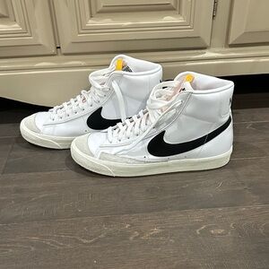 nike blazers women’s 11, men’s 9.5